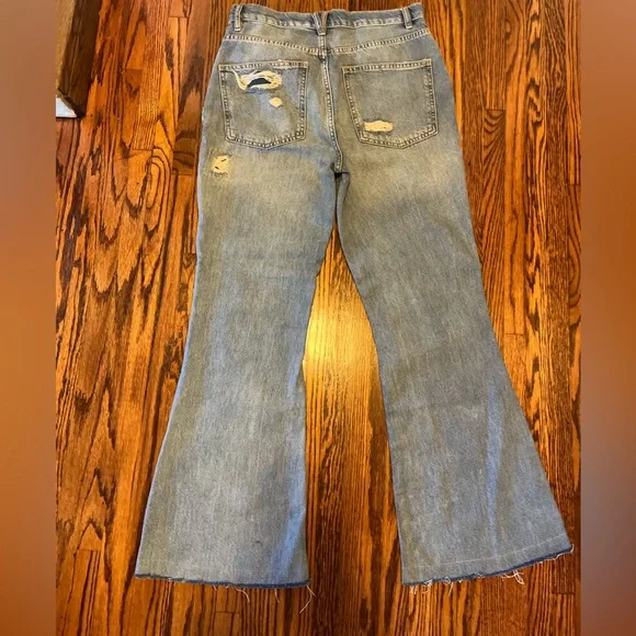 Free People Curvy Bell Bottom Jeans size 27 - Picture 2 of 3